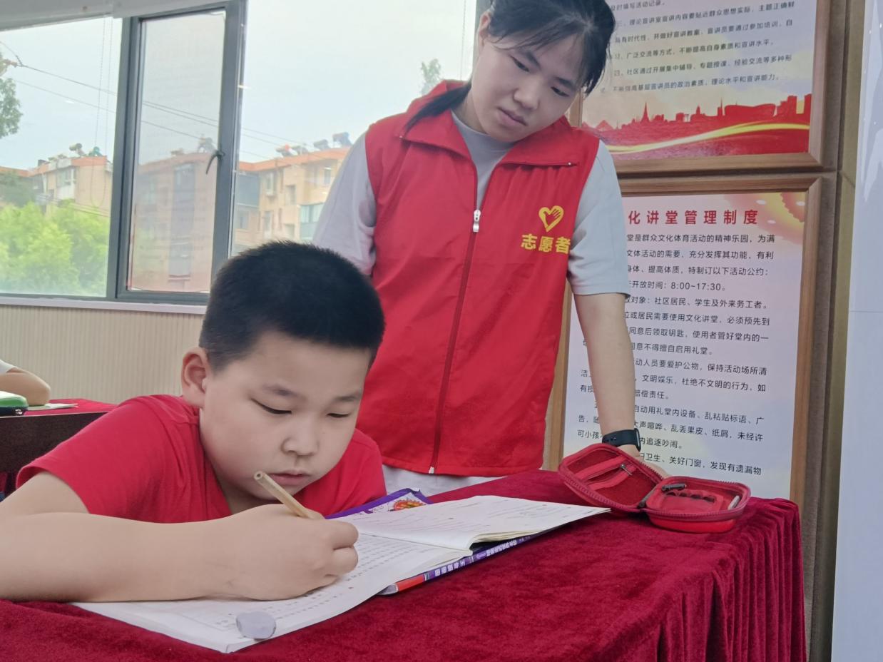 安徽學(xué)子三下鄉(xiāng)：垃圾分類(lèi)你我他，環(huán)境文明靠大家