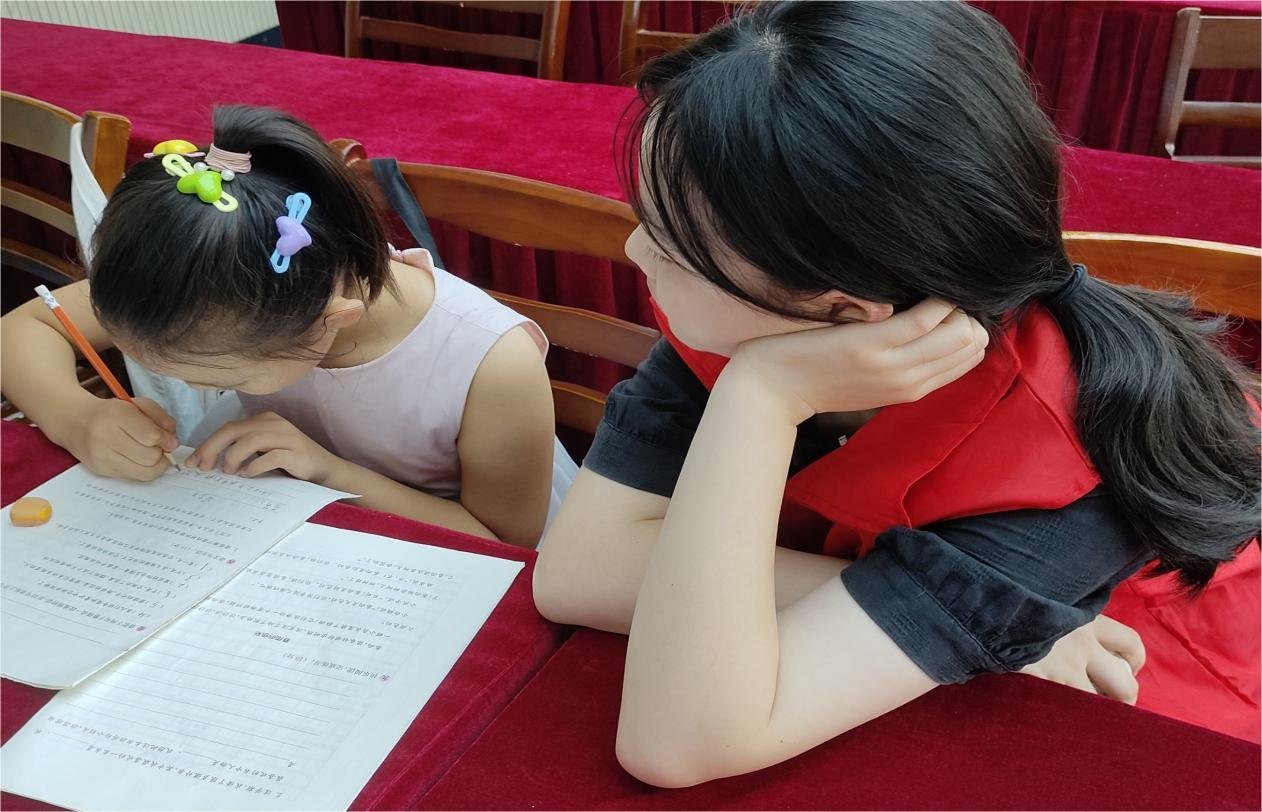 安徽學(xué)子三下鄉(xiāng)：關(guān)愛(ài)兒童口腔健康，養(yǎng)成良好衛(wèi)生習(xí)慣