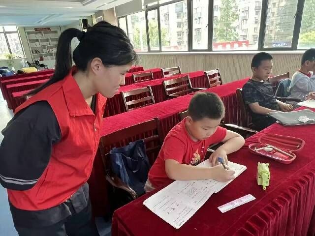 講中外文化，學科學知識