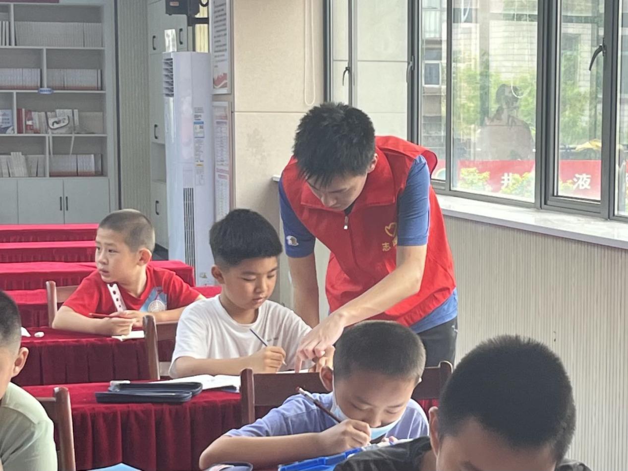 安徽學(xué)子三下鄉(xiāng)：宣講衛(wèi)生文明，共筑健康生活