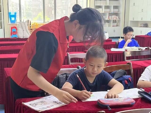 安徽學子三下鄉(xiāng)：紅色浸童心，童心永向黨