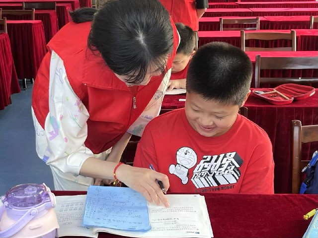 安徽學(xué)子三下鄉(xiāng)：學(xué)習(xí)中外文化，開(kāi)拓全球視野