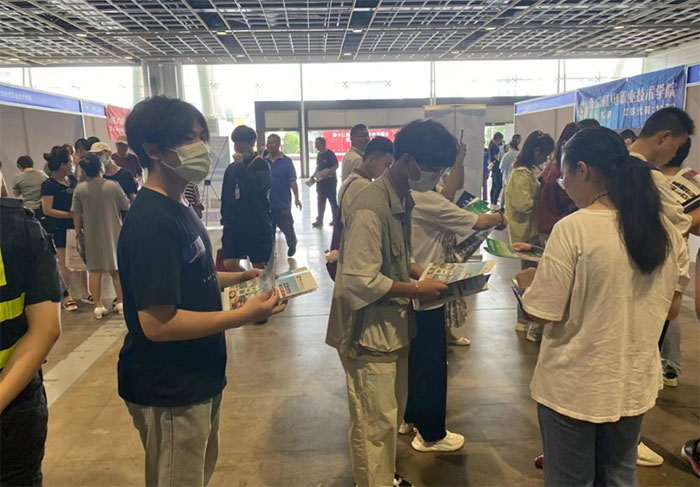 盛夏走金陵，伏月話常紡 ——機(jī)電學(xué)院開展“美麗常紡宣傳服務(wù)團(tuán)”暑期社會(huì)實(shí)踐