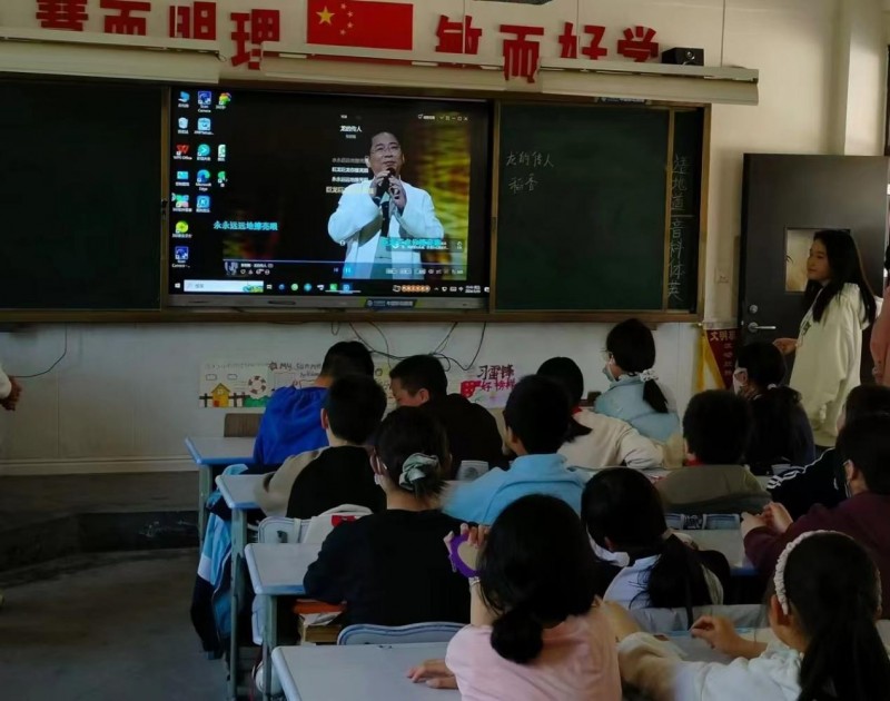 三下鄉(xiāng)|西安建筑科技大學(xué)信控學(xué)院“情暖童心”實(shí)踐團(tuán)隊(duì)于7月20日赴陜西省西安市鄠邑區(qū)草堂營村開展活動(dòng)