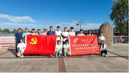 系統(tǒng)修復(fù) 生態(tài)先行丨長大學(xué)子赴內(nèi)蒙社會(huì)實(shí)踐