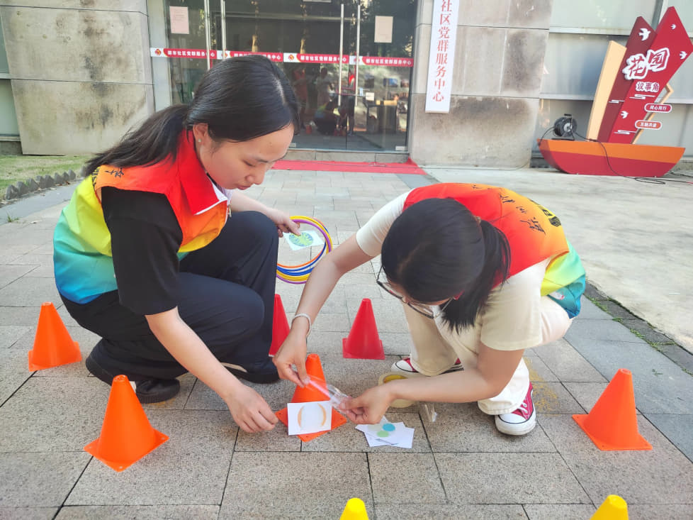蘇州科技大學(xué) “法治護(hù)航，無毒前行”禁毒小分隊(duì)暑期實(shí)踐：同創(chuàng)無毒社會(huì)，共享安寧生活
