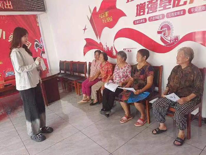 江蘇大學(xué)學(xué)子返家鄉(xiāng)實踐：普及防詐騙知識，以法保障最美夕陽紅