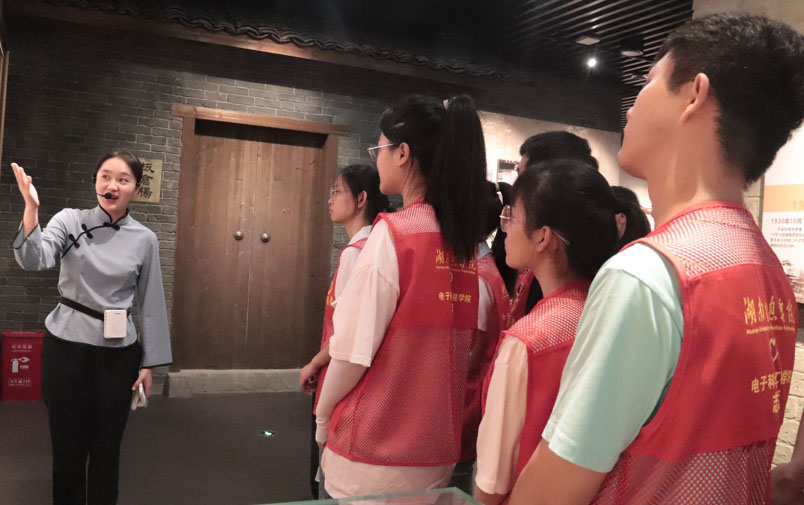 湖南信息學院三下鄉(xiāng)：驕楊青春輕騎兵，開展黨史學習教育