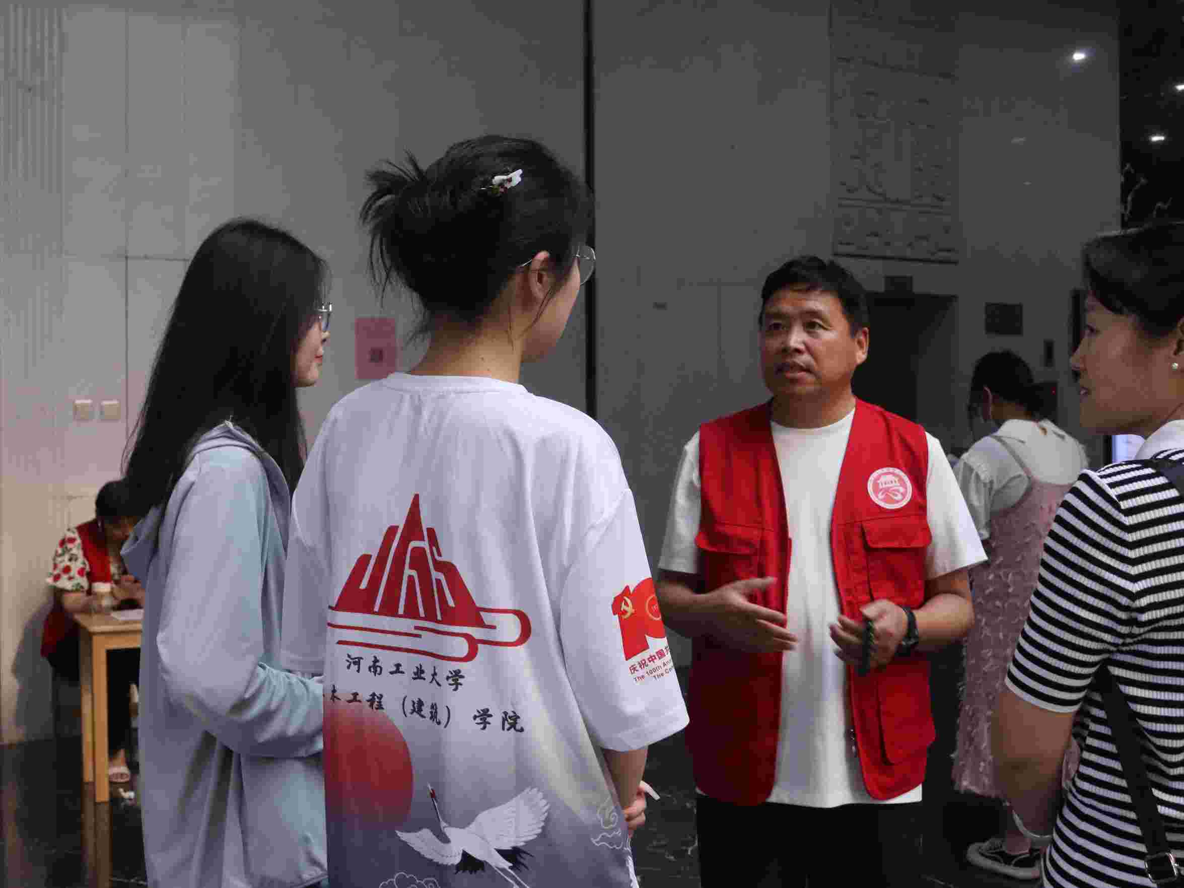 學(xué)習(xí)文字發(fā)展歷史，傳承中華傳統(tǒng)文化