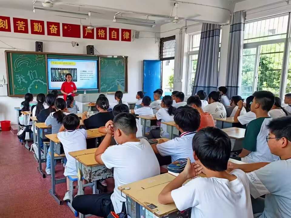 唱響愛國風(fēng)，踐行愛國心