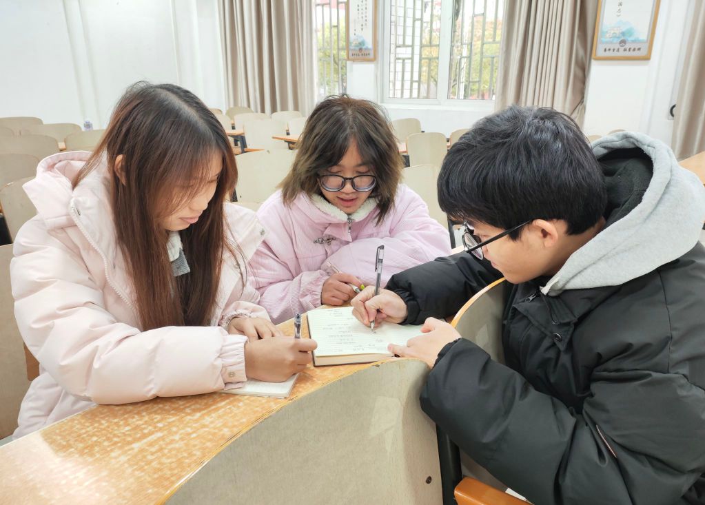 廣西師范大學(xué)“體育旅游產(chǎn)業(yè)轉(zhuǎn)型路徑研究隊(duì)”開展社會實(shí)踐調(diào)研活動