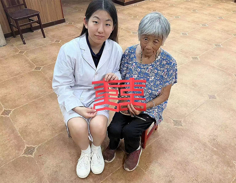 剪下百花開，紙上春秋往