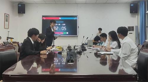 鳴辯論協(xié)會(huì)成功舉辦“我思故我在，我在故我辯”辯論比賽