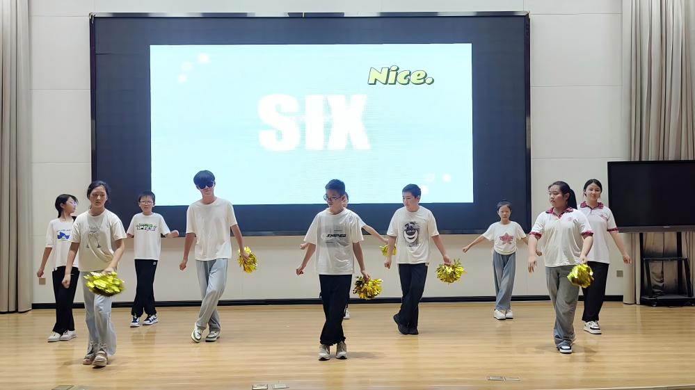 湖北經濟學院希望之光支教隊組織“星光接力，筑夢希望”文藝匯演