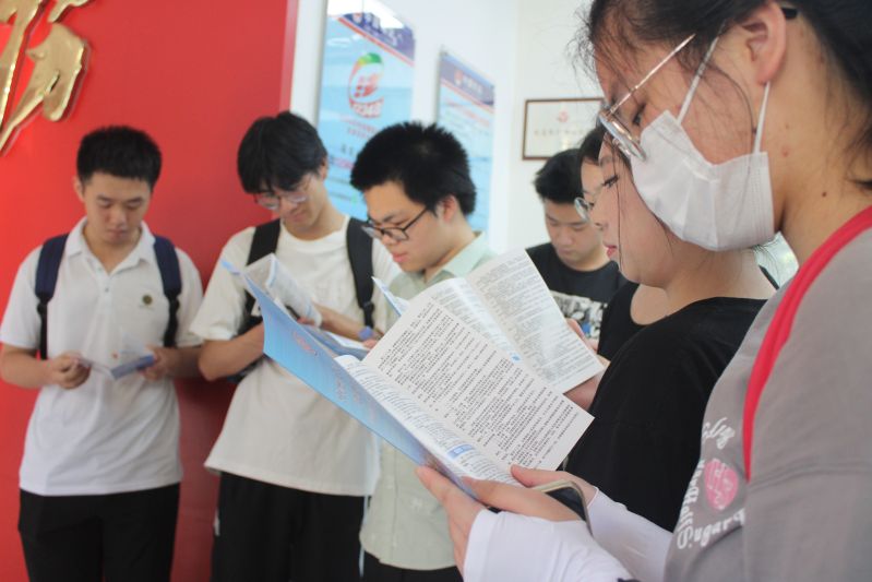 福建農(nóng)林大學(xué)“知行合一，踐悟思想”實(shí)踐隊(duì) 探訪福州市倉(cāng)山區(qū)法律援助中心