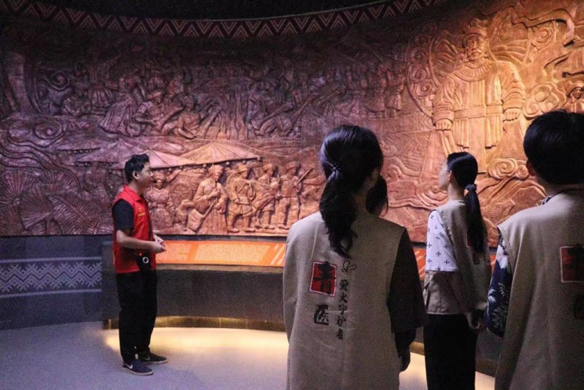 佛山科學(xué)技術(shù)學(xué)院學(xué)子三下鄉(xiāng)：探尋瑤鄉(xiāng)文化，感悟民族團結(jié)