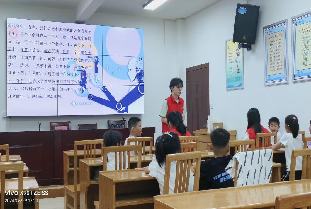 炎炎夏日，溫情涌動(dòng)：南京師范大學(xué)泰州學(xué)院“紅心研墨”志