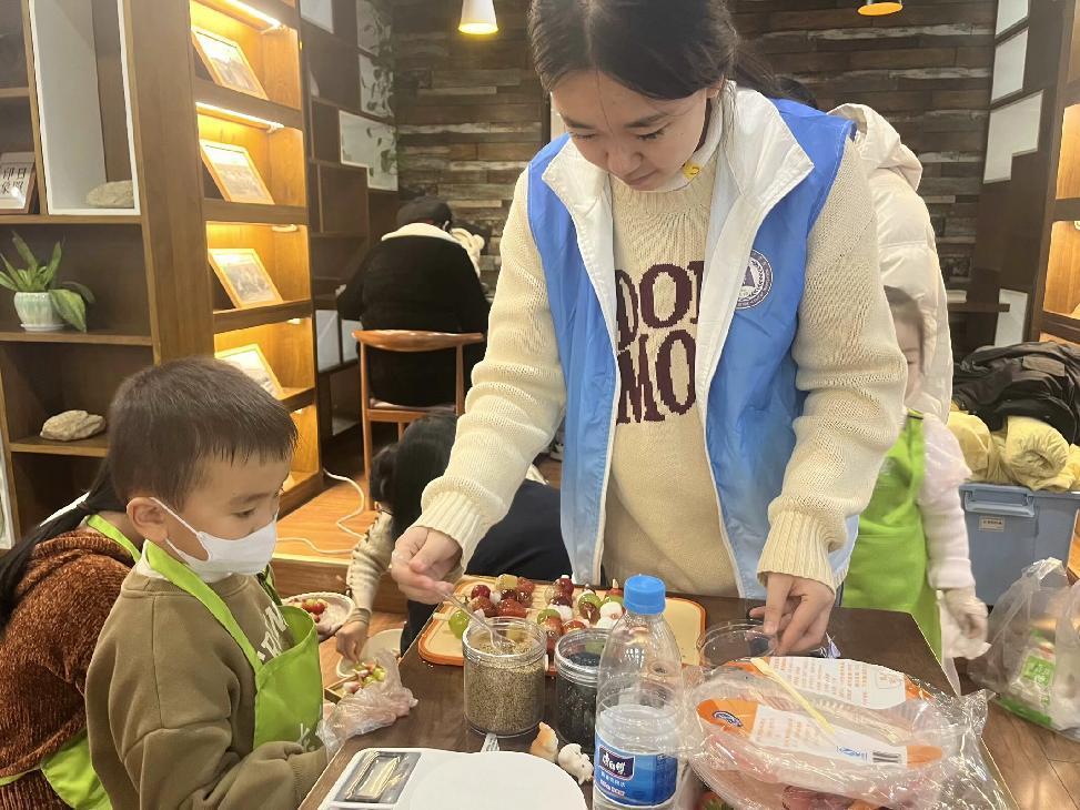 甜蜜“串”播文化，樂享童趣“食”光