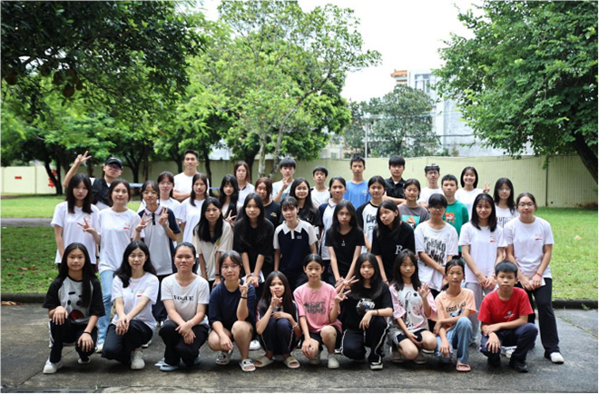 暑期社會(huì)實(shí)踐支教攝影課：光影記錄夢想，知識(shí)照亮未來