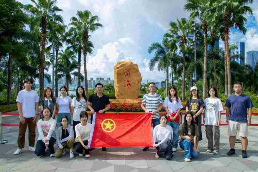 追尋領(lǐng)袖足跡，感悟真理力量