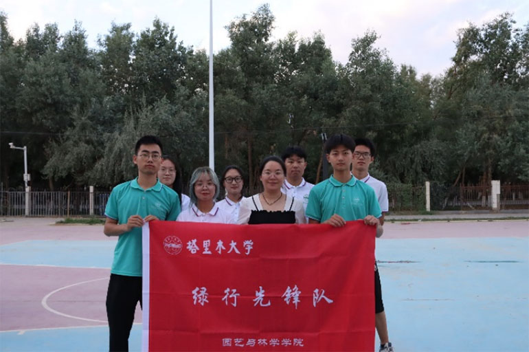 深入社區(qū)基層環(huán)境，躬身踐行清掃衛(wèi)生