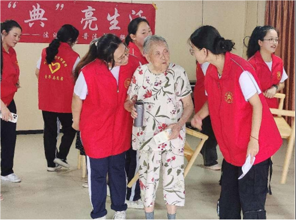 內師學子暑期三下鄉(xiāng)：雨過天晴的溫暖邂逅