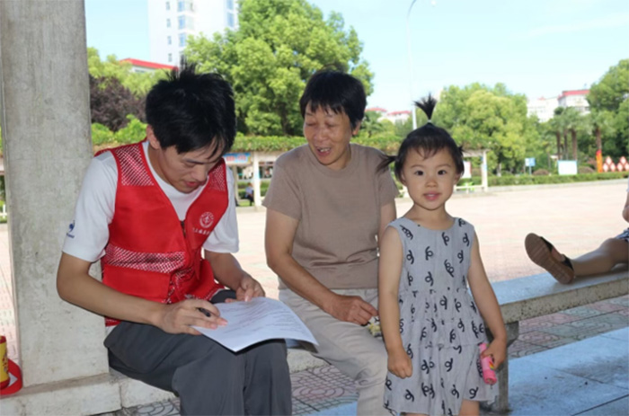 精準咨詢，深度調(diào)研