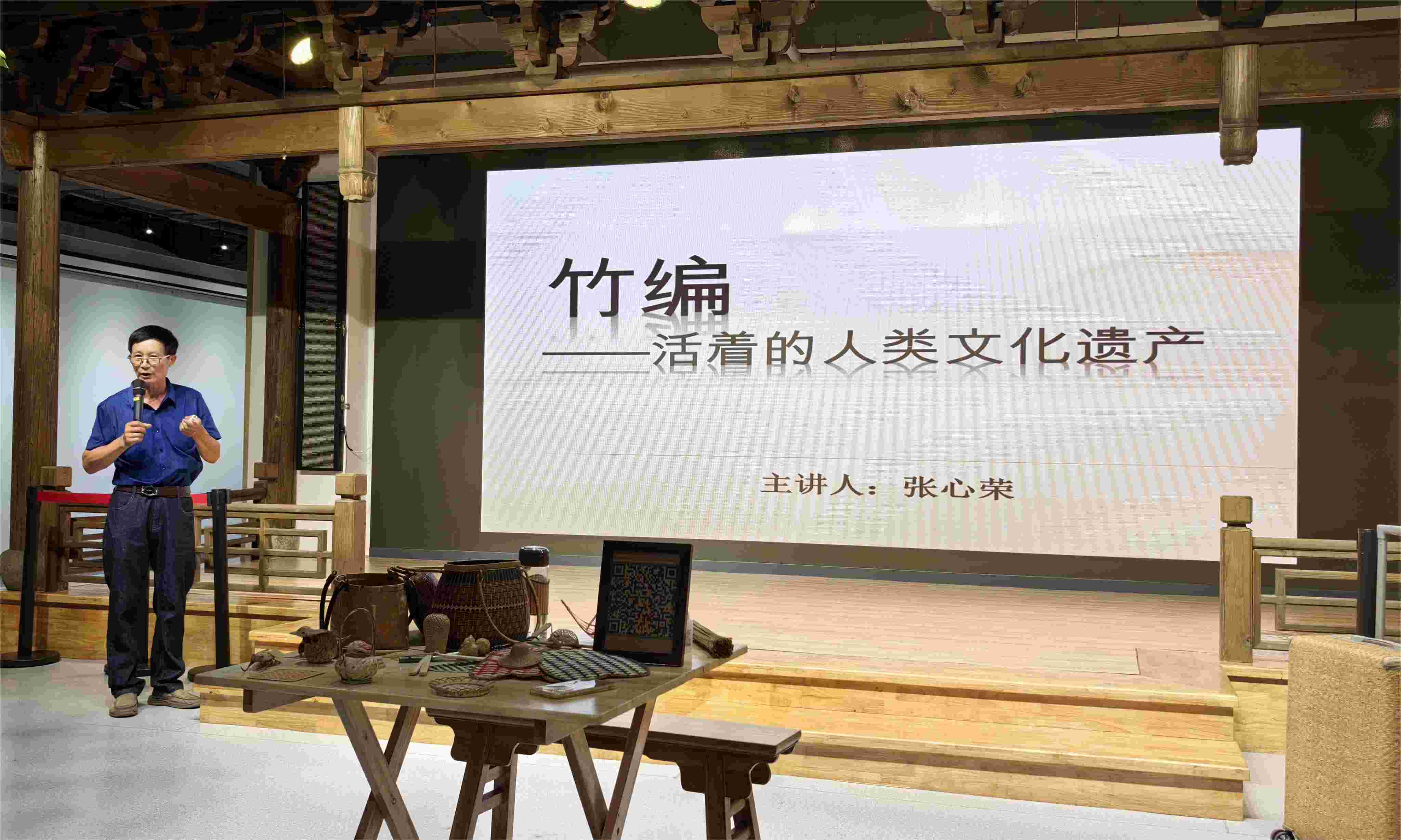 一篾一竹織天地，一折一轉(zhuǎn)蘊(yùn)匠魂： 遺夢(mèng)千年，萬(wàn)象根星團(tuán)隊(duì)體驗(yàn)象山竹編非遺課程，訪談非遺傳承人