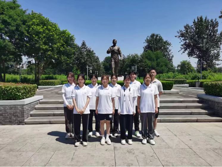 長安大學赴陜西渭南“鄉(xiāng)村振興·服務(wù)三農(nóng)”暑期社會實踐隊在習家大院參觀學習