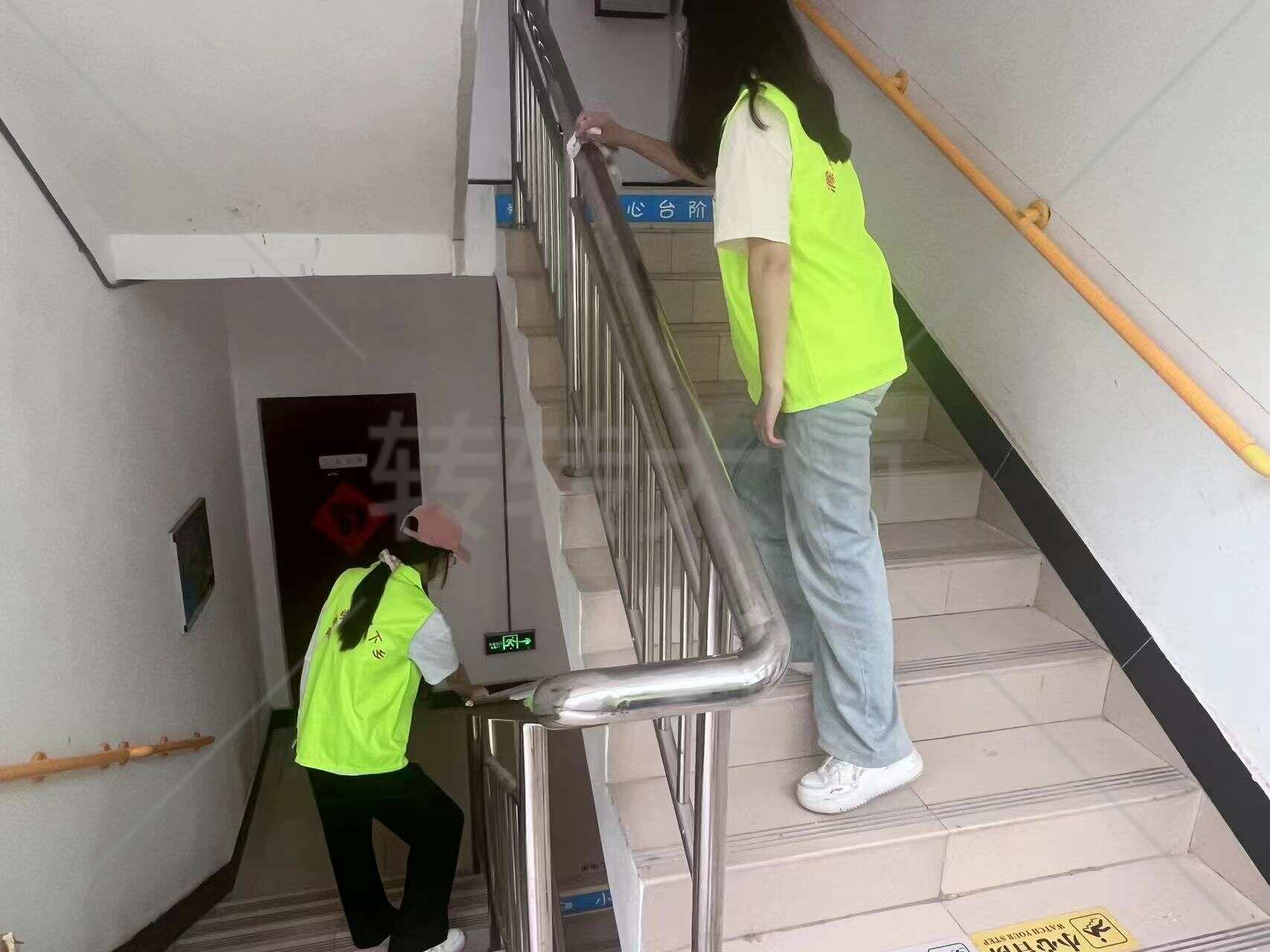 滁州學院暑期“三下鄉(xiāng)”                         ——尊老敬老仁之本，和諧社會孝當先