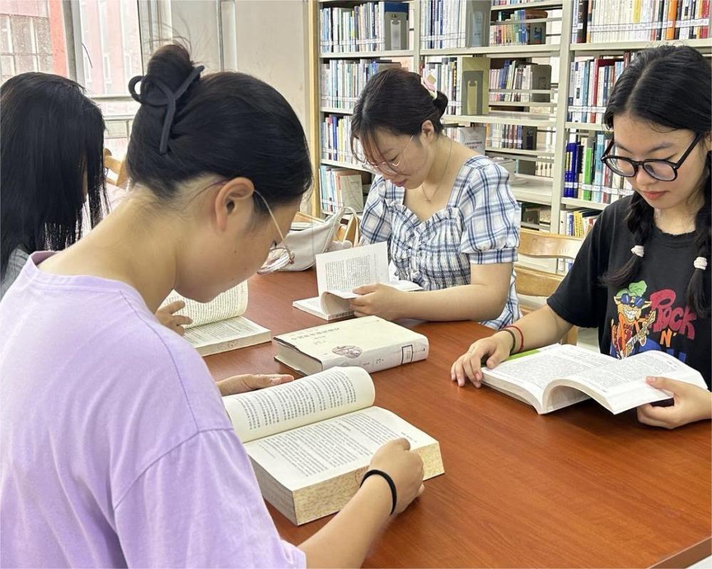 勞育革時(shí)代根基，勞育成棟梁英才