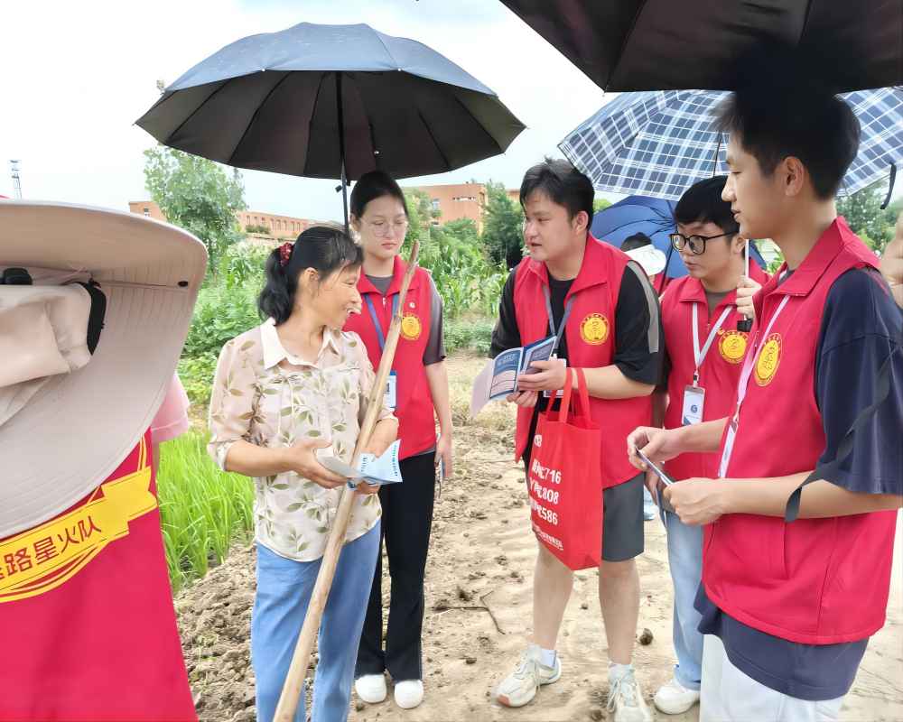 安醫(yī)臨院學(xué)子三下鄉(xiāng)：“全民反詐，惠澤平安”