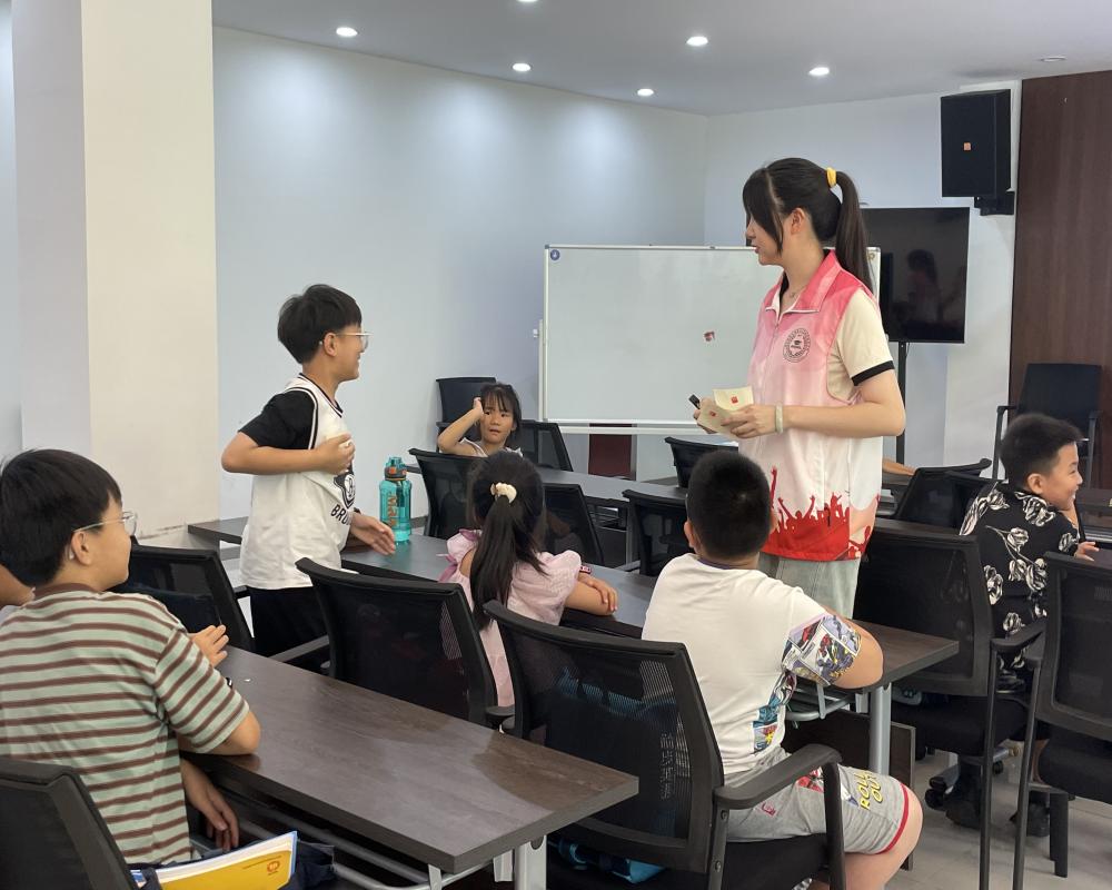 紅心研墨繪希望，青春志愿暖人心 ——南京師范大學(xué)泰州學(xué)院暑期社會(huì)實(shí)踐紀(jì)實(shí)