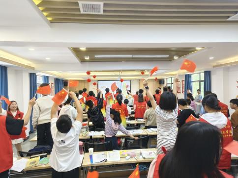 花兒向陽，童心向黨