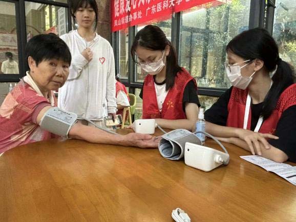 觸動(dòng)心靈，感悟成長(zhǎng)