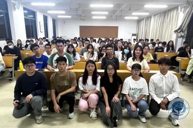 廣東科技學(xué)院青融志愿宣講——半紙潑墨染江山，妙筆丹青入眼新