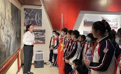 張家界民族小學(xué)走進湘鄂川黔革命根據(jù)地紀念館開展社會實踐活動