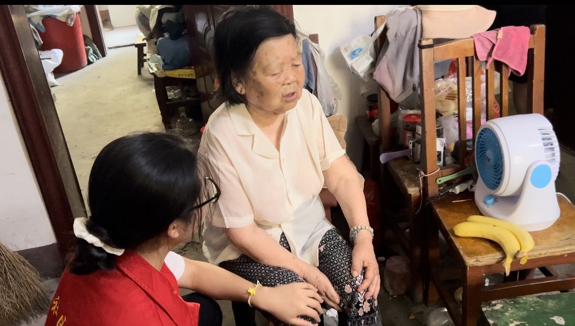 到基層去，中南學子感悟社區(qū)黨魂