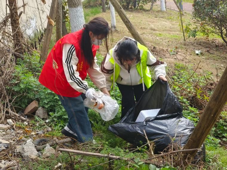 青春志愿，愛在社區(qū)—西南石油大學(xué)（南充）土木工程與測(cè)繪學(xué)院開展雷鋒月志愿服務(wù)系列活動(dòng)