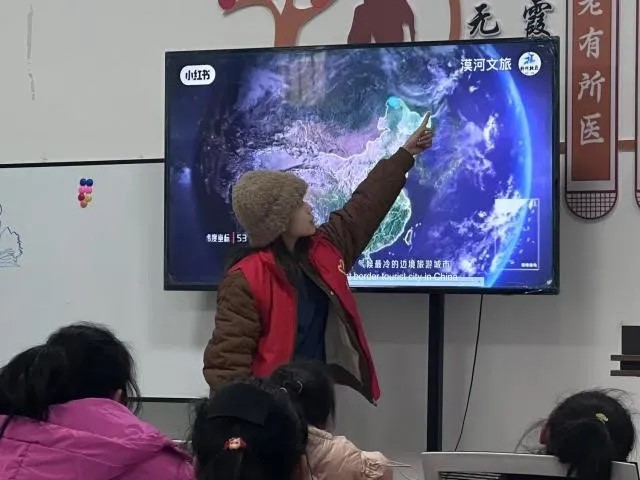山東大學小樹林支教調研團（威海）燭夢隊支教以智育為根，促進全面發(fā)展