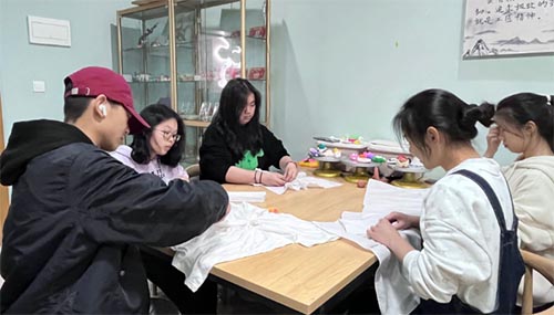 “觀今宜鑒古，無(wú)古不成今”——移通學(xué)子在非遺工藝中感受工匠之風(fēng)