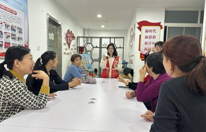 山東大學城市社區(qū)隔代養(yǎng)育群體關護項目實踐隊開展專業(yè)勞動教育活動